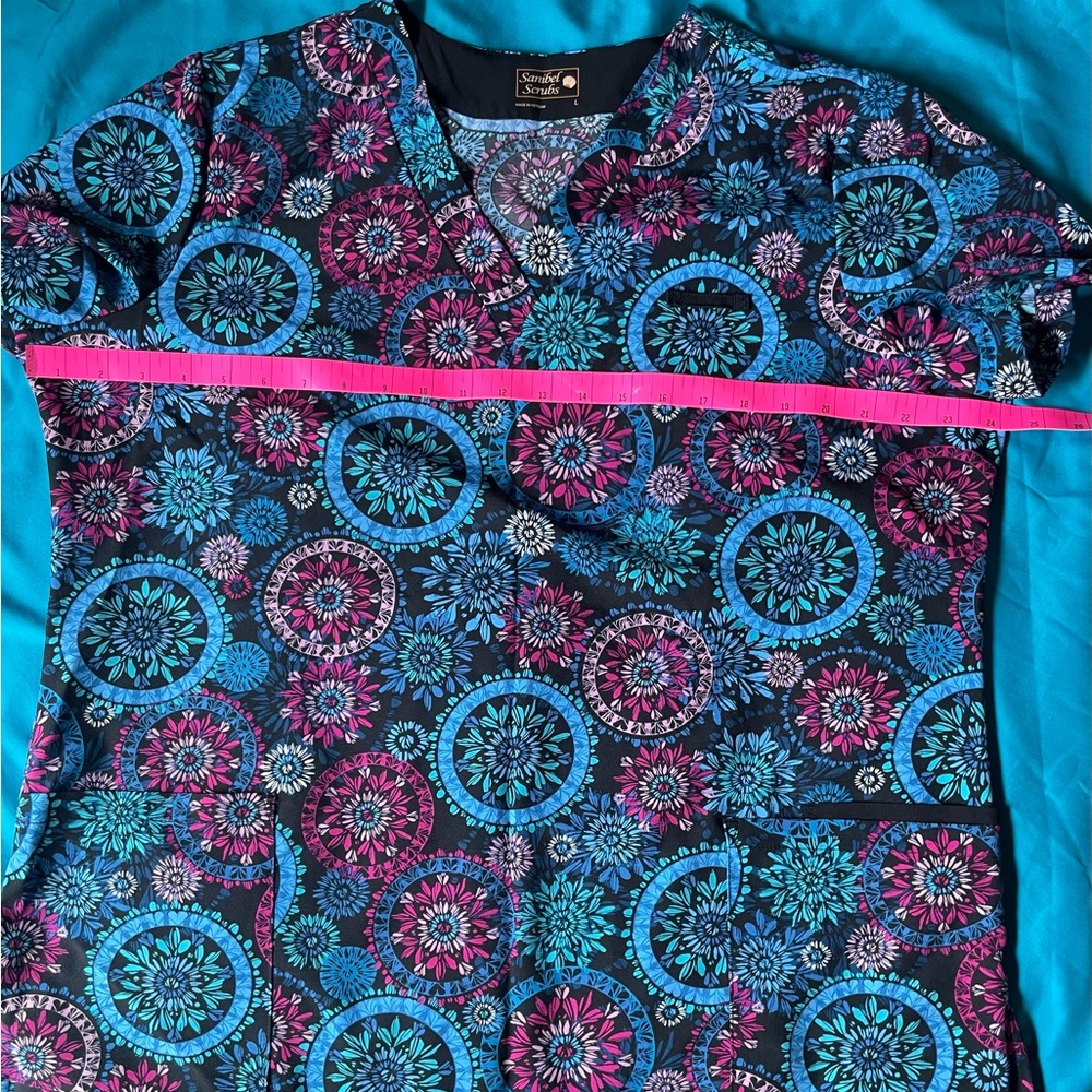Women's Multicolor Patterned Top - Picture 3 of 4